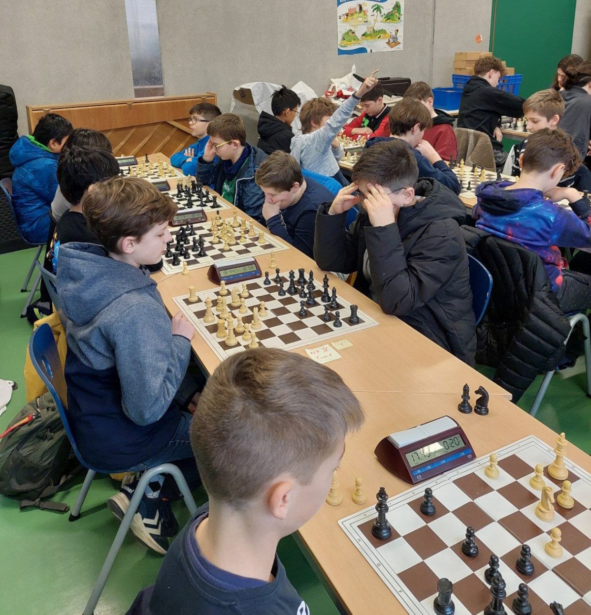 Team 1 und 2 beim Spiel